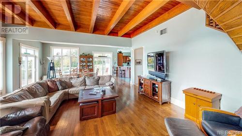 434 Hills Point Road, Oak Bay, NB - Indoor Photo Showing Living Room