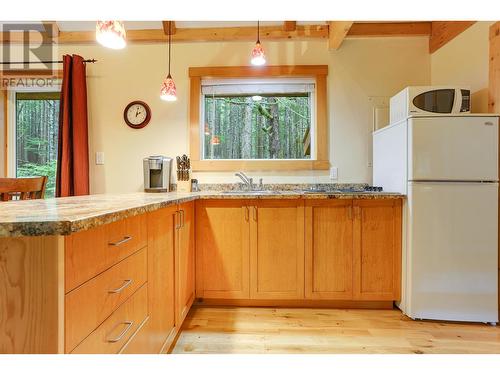 499 Quatsino Boulevard, Kitimat, BC - Indoor Photo Showing Kitchen