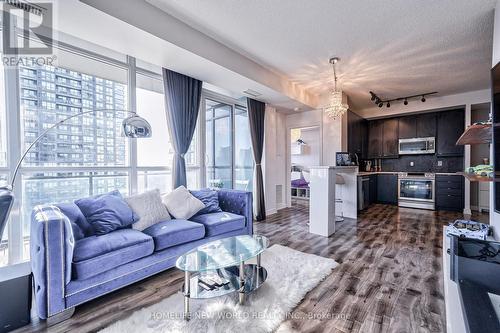 #2402 -4070 Confederation Pkwy, Mississauga, ON - Indoor Photo Showing Living Room