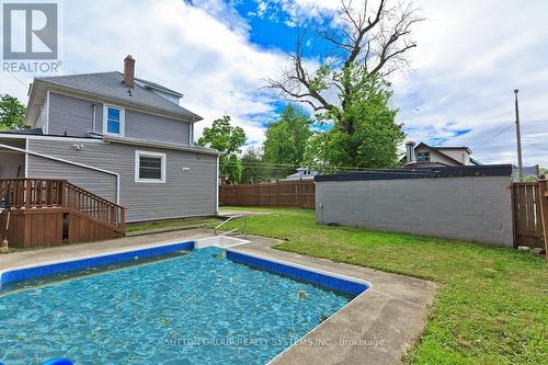 4743 Ryerson Crescent N, Niagara Falls, ON - Outdoor With In Ground Pool