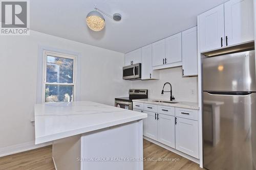 4743 Ryerson Crescent N, Niagara Falls, ON - Indoor Photo Showing Kitchen