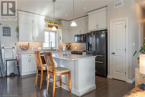 30 Lakefield Drive, Kincardine, ON - Indoor Photo Showing Kitchen With Upgraded Kitchen