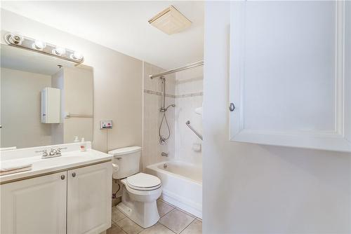 100 Burloak Drive|Unit #2403, Burlington, ON - Indoor Photo Showing Bathroom