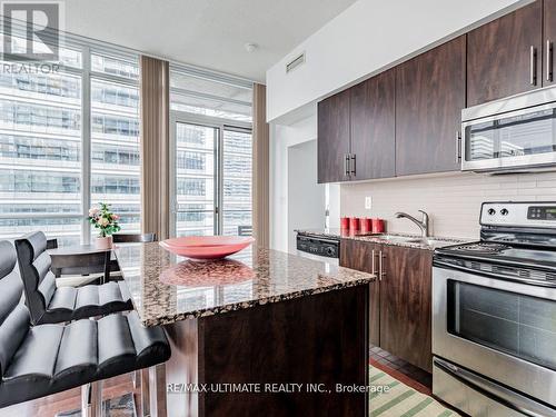 3105 - 65 Bremner Boulevard, Toronto, ON - Indoor Photo Showing Kitchen With Upgraded Kitchen