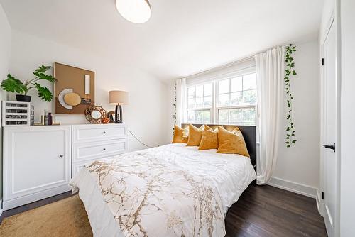 704 Old Dundas Road, Hamilton, ON - Indoor Photo Showing Bedroom