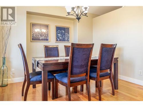 802 Breeze Place, Kelowna, BC - Indoor Photo Showing Dining Room