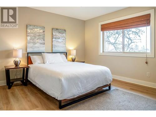 802 Breeze Place, Kelowna, BC - Indoor Photo Showing Bedroom