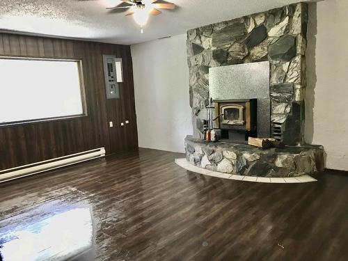7714/7716 Upper Balfour Road, Balfour, BC - Indoor With Fireplace