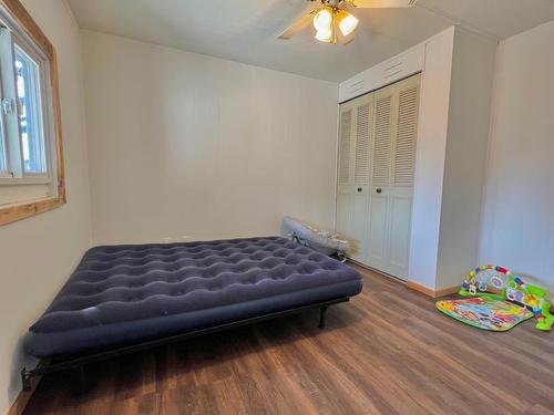 7714/7716 Upper Balfour Road, Balfour, BC - Indoor Photo Showing Bedroom