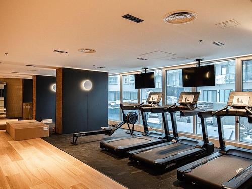 Exercise room - 1053-101 Rue Peel, Montréal (Le Sud-Ouest), QC - Indoor Photo Showing Gym Room