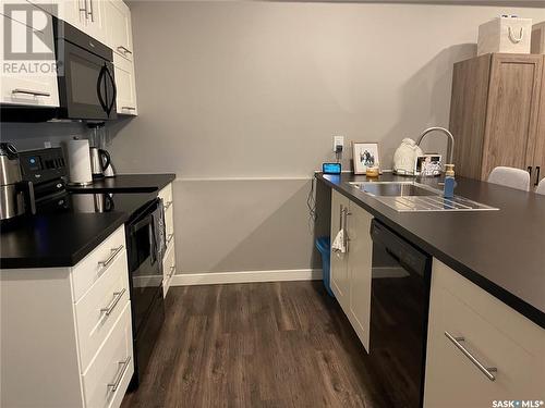 207 1St Avenue W, Kindersley, SK - Indoor Photo Showing Kitchen