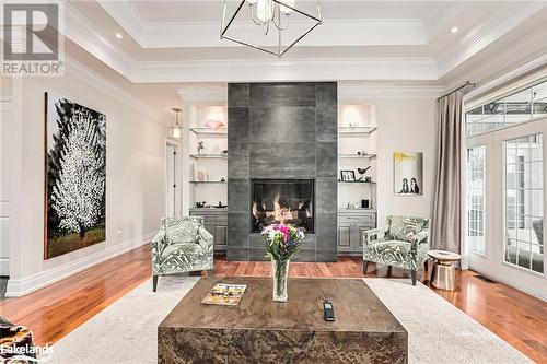 109 Hoggard Court, Thornbury, ON - Indoor Photo Showing Living Room With Fireplace