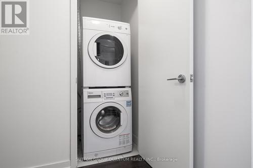 4901 - 12 York Street, Toronto, ON - Indoor Photo Showing Laundry Room