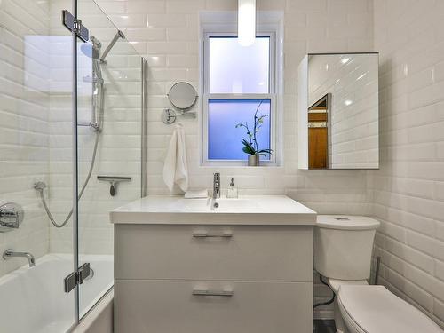 Bathroom - 3795 Av. D'Oxford, Montréal (Côte-Des-Neiges/Notre-Dame-De-Grâce), QC - Indoor Photo Showing Bathroom