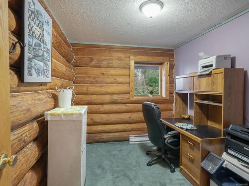 2450 Mill Rd, Nanaimo, BC - Indoor Photo Showing Bedroom