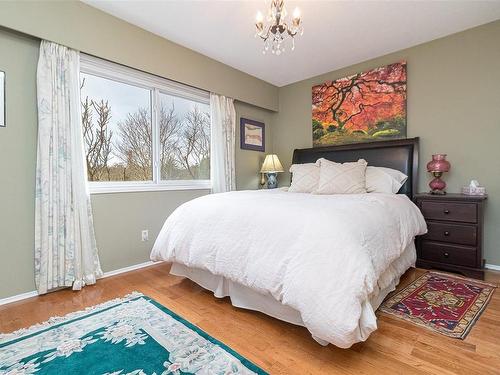 1436 Merritt Pl, Victoria, BC - Indoor Photo Showing Bedroom