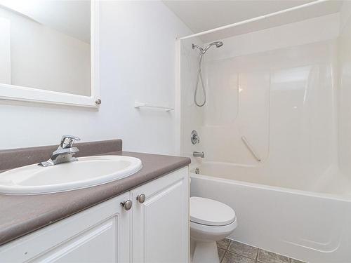 1436 Merritt Pl, Victoria, BC - Indoor Photo Showing Bathroom