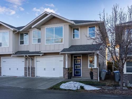 107-1923 Parkcrest Ave, Kamloops, BC - Outdoor With Facade