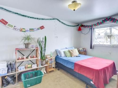 2215 Barbara Ave, Kamloops, BC - Indoor Photo Showing Bedroom