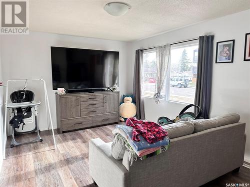 1562 107Th Street, North Battleford, SK - Indoor Photo Showing Living Room