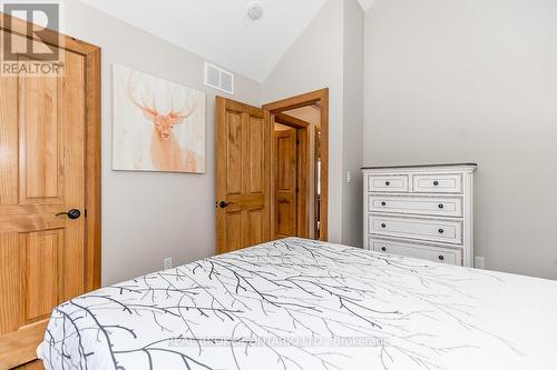 #1B -1841 Muskoka Road 118  W, Bracebridge, ON - Indoor Photo Showing Bedroom