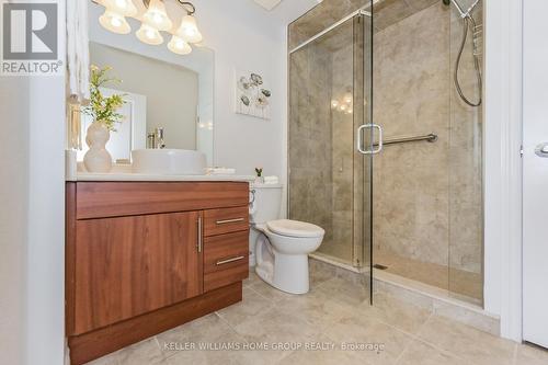 #220 -760 Woodhill Dr, Centre Wellington, ON - Indoor Photo Showing Bathroom