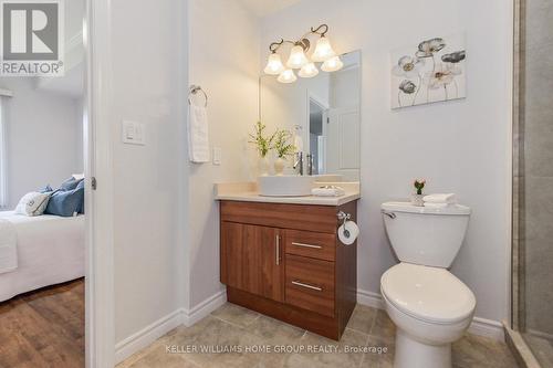 #220 -760 Woodhill Dr, Centre Wellington, ON - Indoor Photo Showing Bathroom