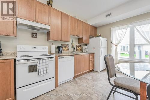 #220 -760 Woodhill Dr, Centre Wellington, ON - Indoor Photo Showing Kitchen
