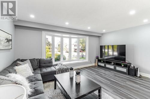 31 Jefferson Road, Brampton, ON - Indoor Photo Showing Living Room