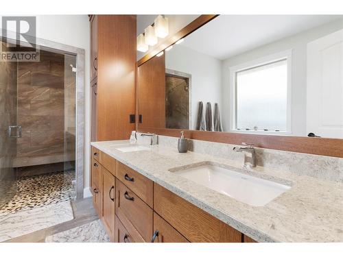 2550 Copperview Drive, Blind Bay, BC - Indoor Photo Showing Bathroom