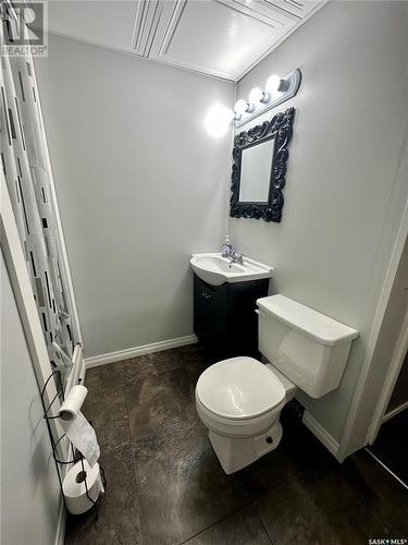 29 Kasper Crescent, Assiniboia, SK - Indoor Photo Showing Bathroom