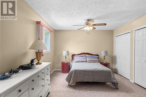 146 Avery Point Road, Kawartha Lakes, ON - Indoor Photo Showing Bedroom