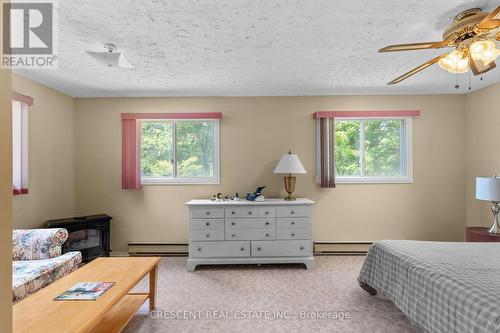146 Avery Point Road, Kawartha Lakes, ON - Indoor Photo Showing Bedroom