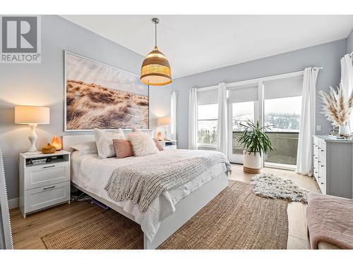 455 Dunbar Court, Kelowna, BC - Indoor Photo Showing Bedroom