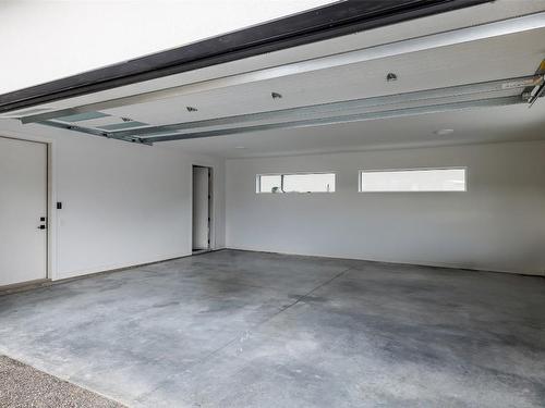 10255 Beacon Hill Drive, Lake Country, BC - Indoor Photo Showing Garage