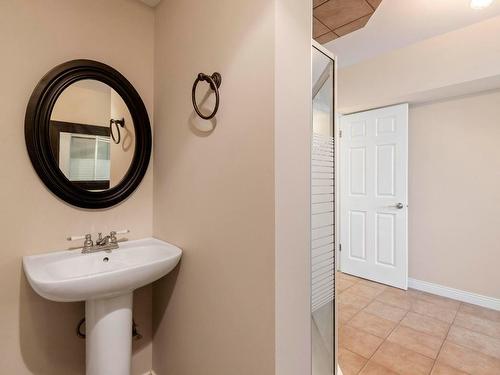 1750 Stayman Road, Kelowna, BC - Indoor Photo Showing Bathroom