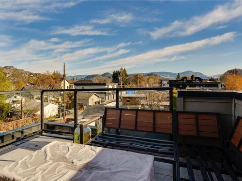 4-794 Martin Avenue, Kelowna, BC - Outdoor With View