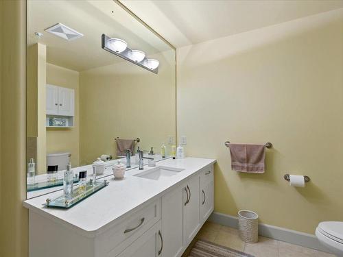408-1947 Underhill Street, Kelowna, BC - Indoor Photo Showing Bathroom