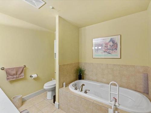 408-1947 Underhill Street, Kelowna, BC - Indoor Photo Showing Bathroom