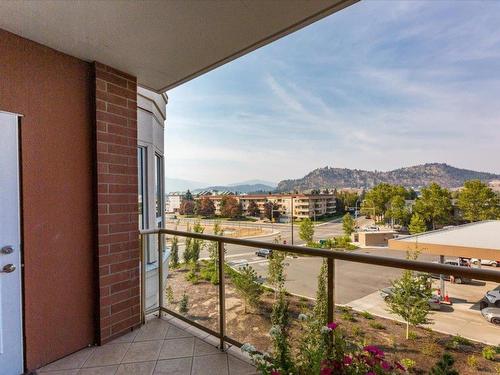 408-1947 Underhill Street, Kelowna, BC - Outdoor With View With Exterior