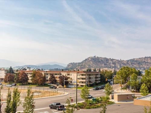 408-1947 Underhill Street, Kelowna, BC - Outdoor With View