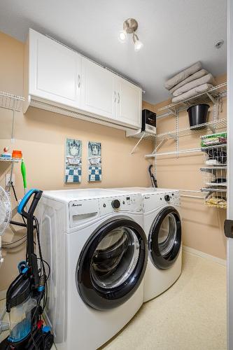 201-3320 Centennial Drive, Vernon, BC - Indoor Photo Showing Laundry Room