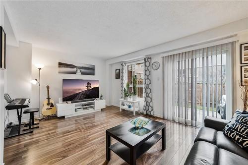 3460 South Millway|Unit #23, Mississauga, ON - Indoor Photo Showing Living Room