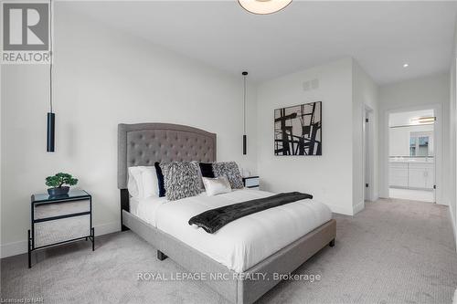 14 - 24 Grapeview Drive, St. Catharines, ON - Indoor Photo Showing Bedroom