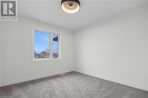 #14 -24 Grapeview Dr, St. Catharines, ON - Indoor Photo Showing Other Room