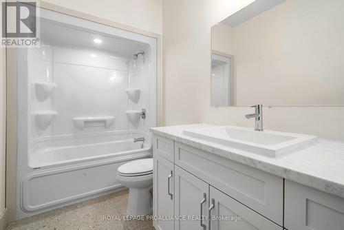152 Sienna Avenue, Belleville, ON - Indoor Photo Showing Bathroom