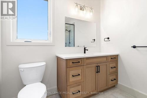152 Sienna Avenue, Belleville, ON - Indoor Photo Showing Bathroom