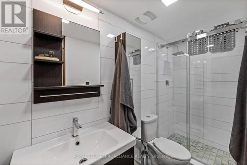 824 Elvira Crt, Pickering, ON - Indoor Photo Showing Bathroom