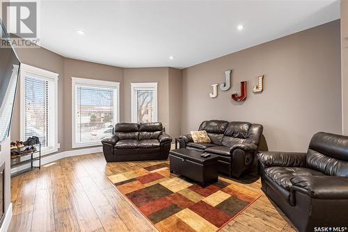 111B 108Th Street W, Saskatoon, SK - Indoor Photo Showing Living Room