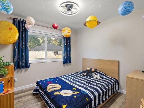 1470 Regent Pl, Cobble Hill, BC - Indoor Photo Showing Bedroom
